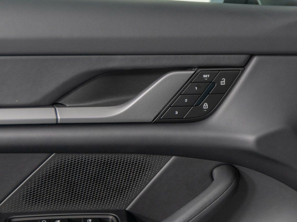 2026 Porsche Taycan Base - Photo 14