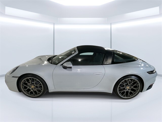 2024 Porsche 911 Targa 4 photo 2