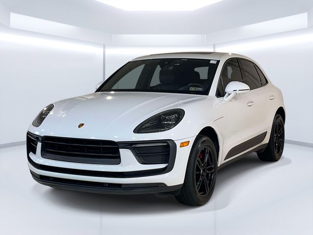 2022 Porsche Macan