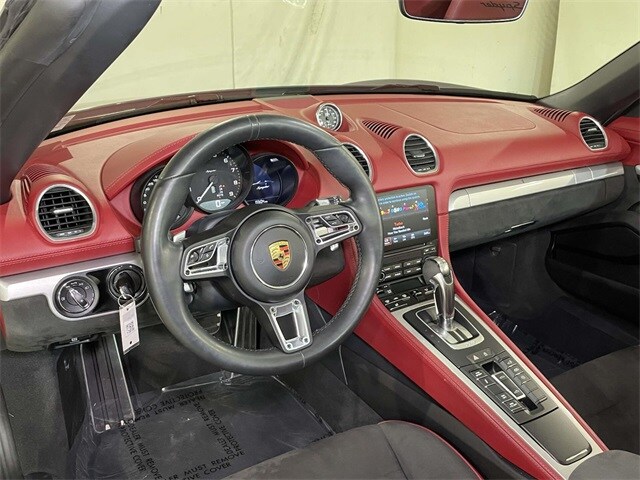 2022 Porsche Boxster Spyder photo 4