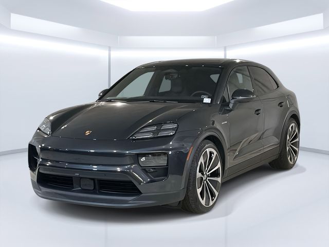 2025 Porsche Macan Base