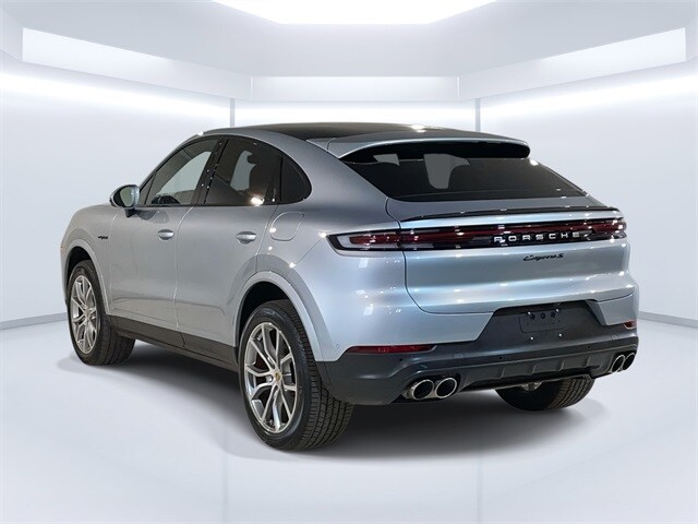 2024 Porsche Cayenne E-Hybrid Coupe S photo 2