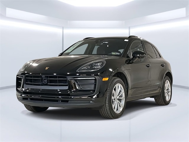 2025 Porsche Macan's photo