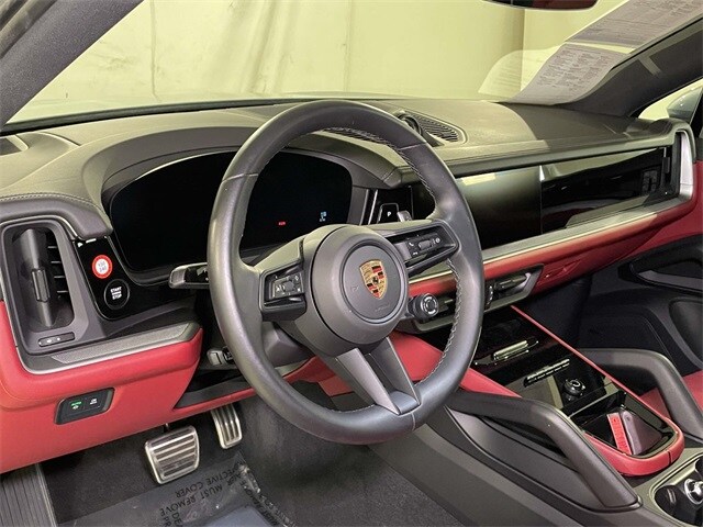 2024 Porsche Cayenne E-Hybrid Coupe S photo 3