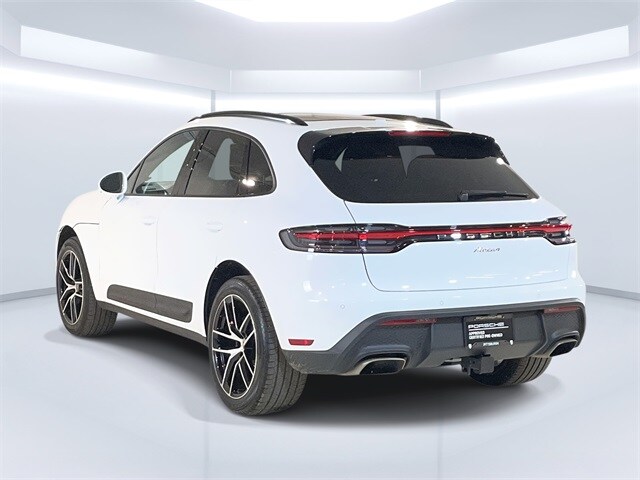 2025 Porsche Macan S photo 2