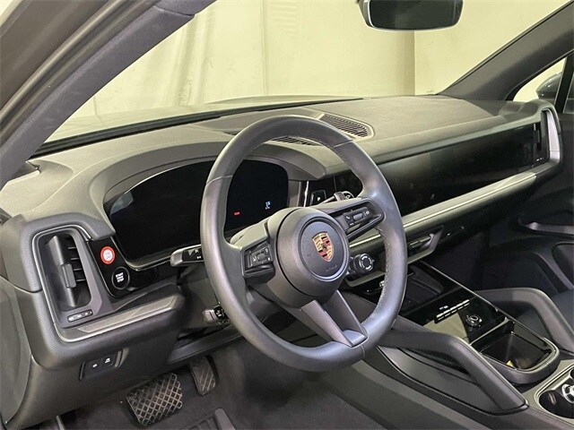 2025 Porsche Cayenne photo 4