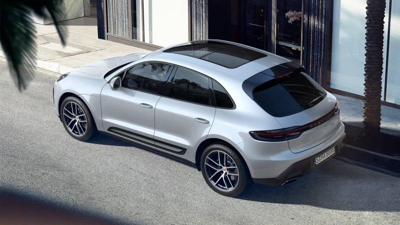 2025 Porsche Macan T photo 4