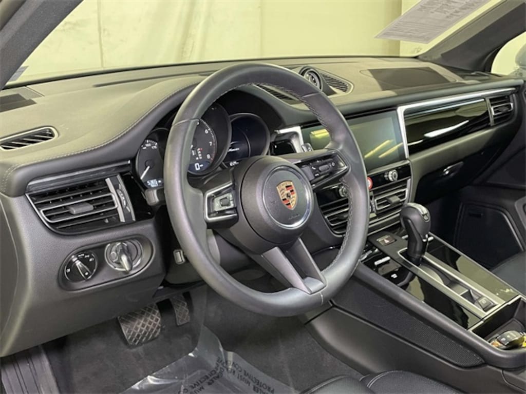 Certified 2025 Porsche Macan SUV