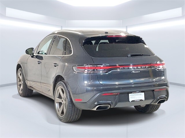 2024 Porsche Macan photo 2