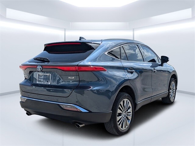 2024 Toyota Venza XLE photo 3