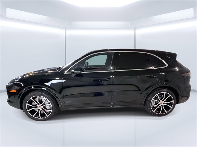 2023 Porsche Cayenne Turbo photo 4