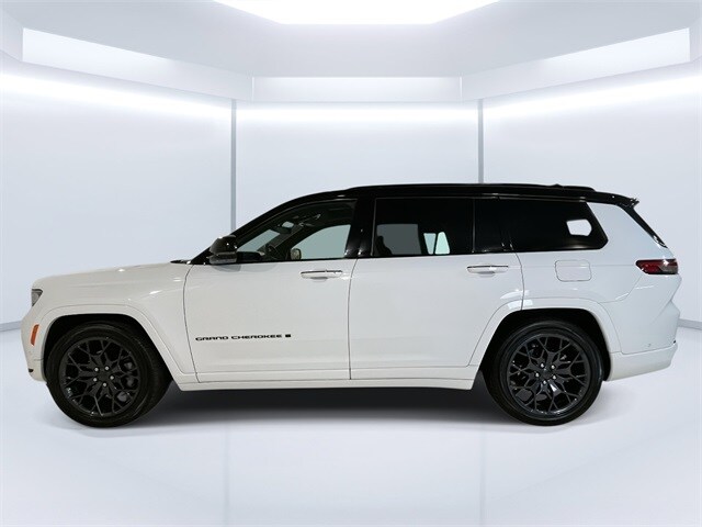 2024 Jeep Grand Cherokee L Summit photo 2