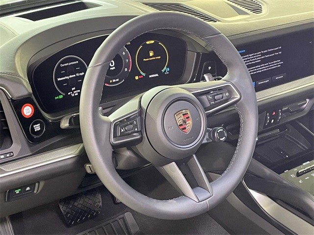 2025 Porsche Cayenne photo 4