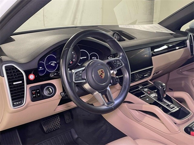 2021 Porsche Cayenne Coupe photo 4