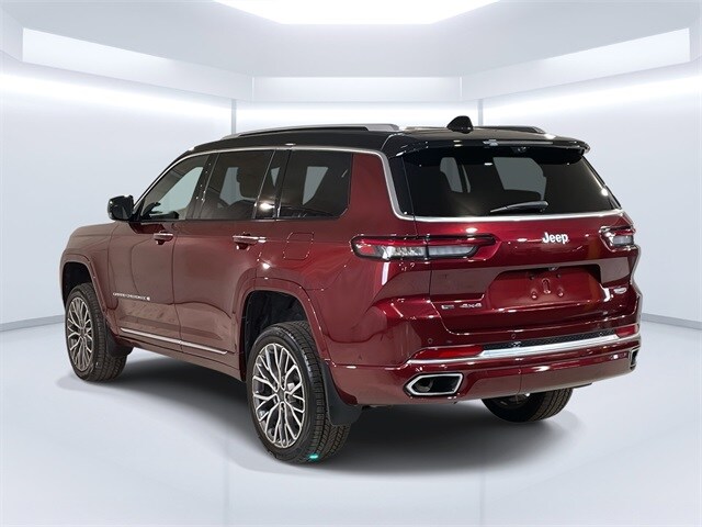 2021 Jeep Grand Cherokee L Summit photo 3