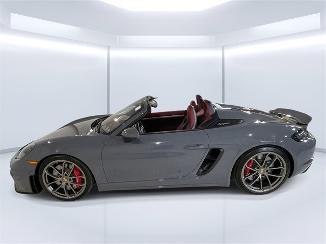 2022 Porsche Boxster Spyder photo 2