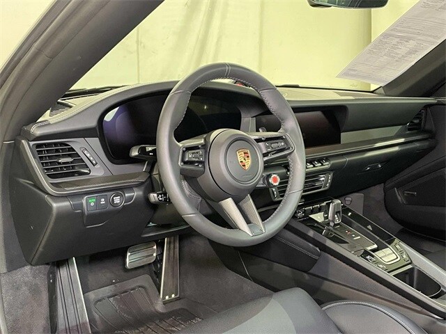 2025 Porsche 911 Targa 4 GTS photo 4