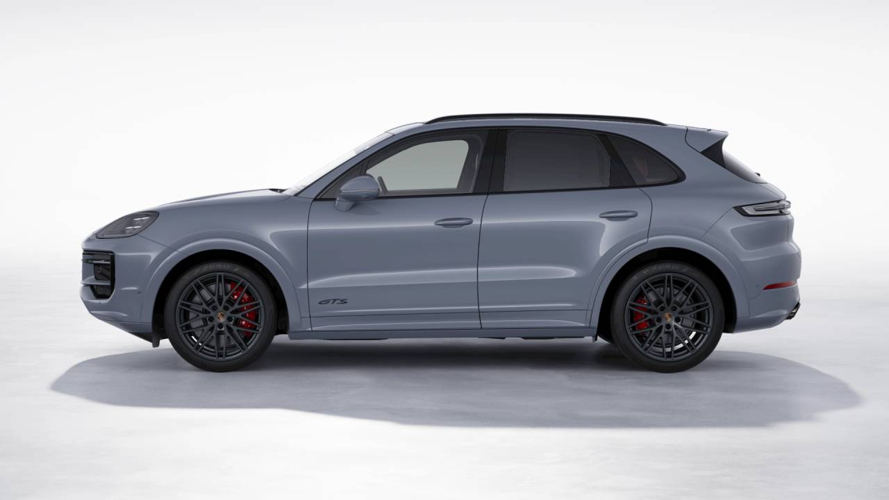 2026 Porsche Cayenne GTS photo 2