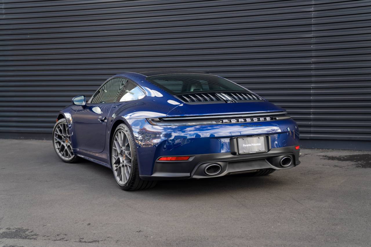 2025 Porsche 911 photo 3