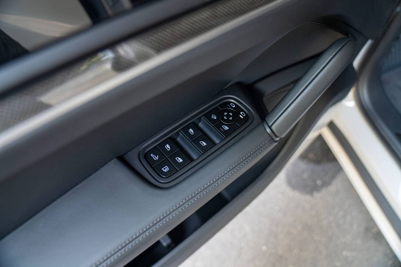 2025 Porsche Cayenne Coup Turbo E-Hybrid - Photo 27