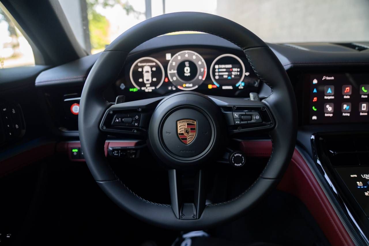 2025 Porsche Panamera 4 photo 4