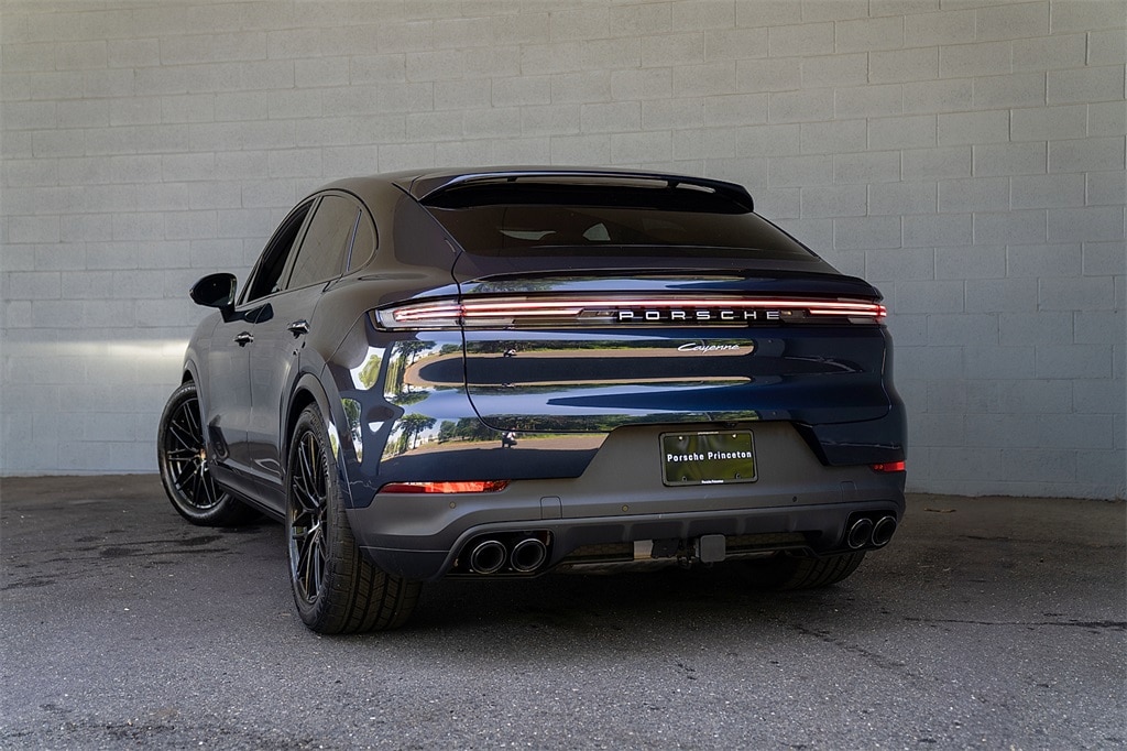 Used 2025 Porsche Cayenne Coupe  SUV