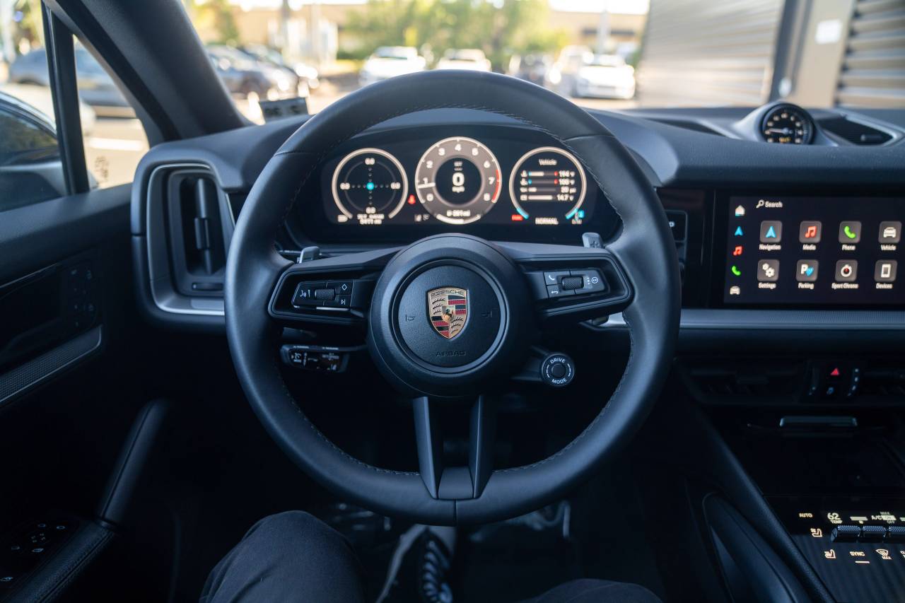 2025 Porsche Cayenne Coupe photo 4