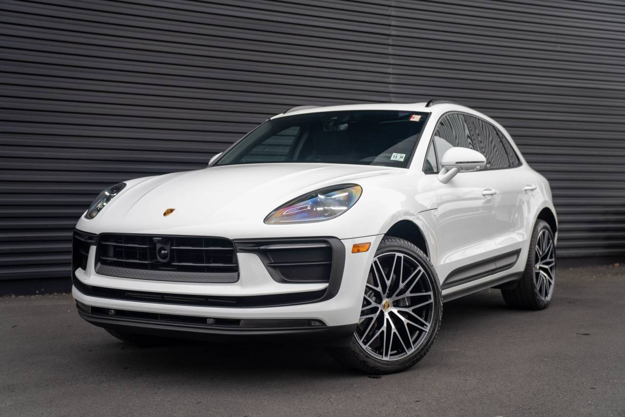 2026 Porsche Macan Base