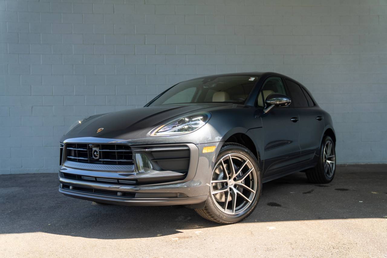 2026 Porsche Macan Base