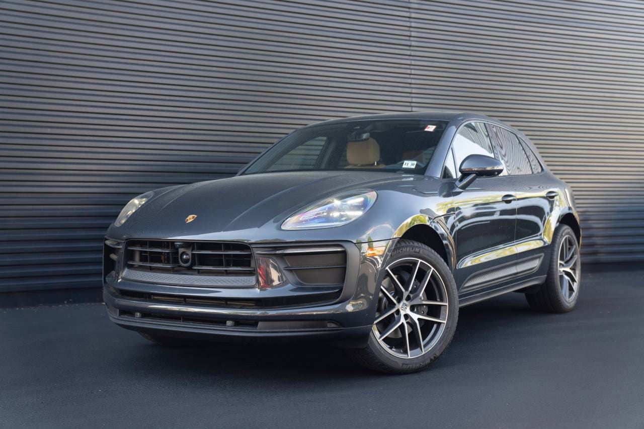 2026 Porsche Macan -'s photo