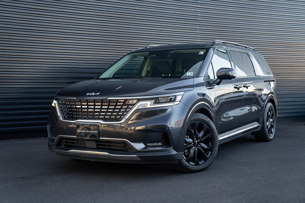 2023 Kia Carnival SX