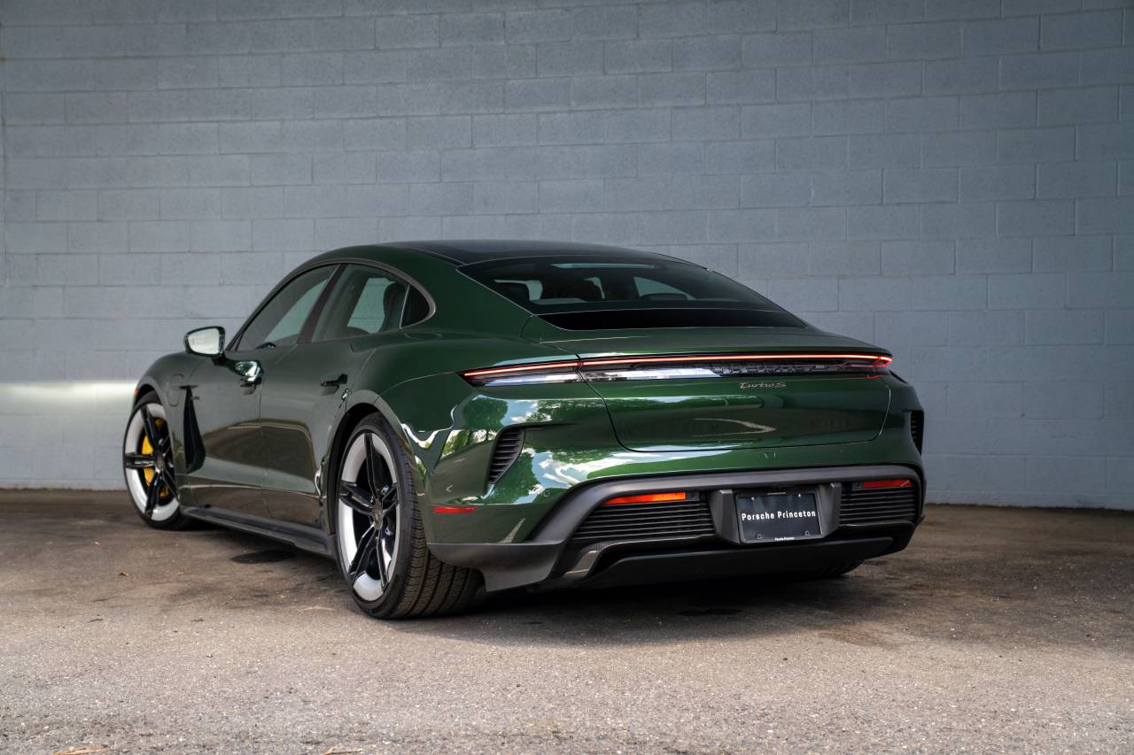 2025 Porsche Taycan Turbo S photo 3