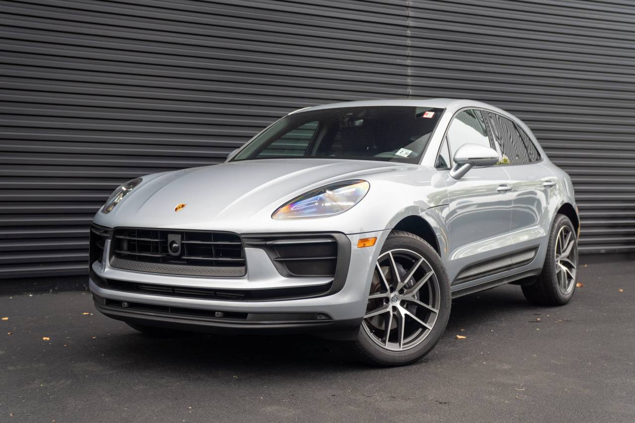 2026 Porsche Macan Base