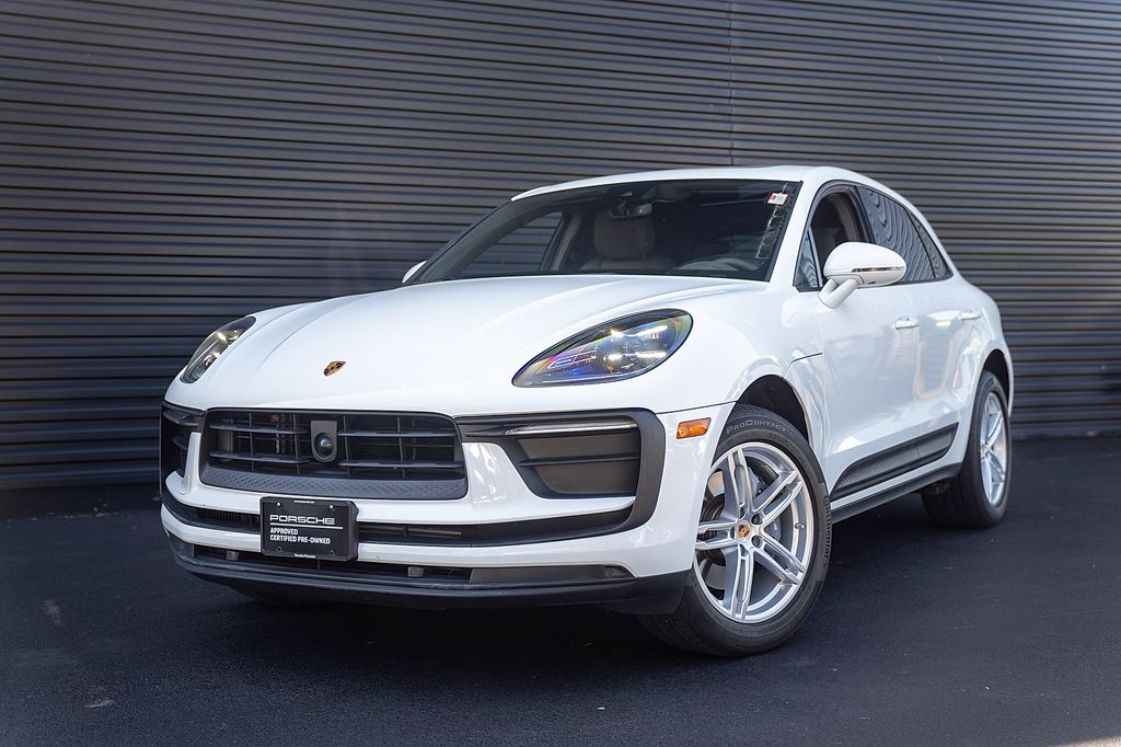 2023 Porsche Macan T's photo