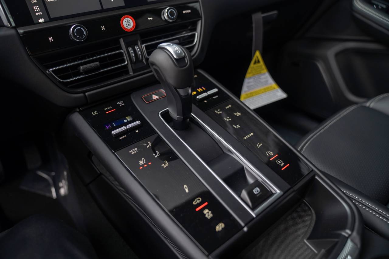 2026 Porsche Macan GTS - Photo 21
