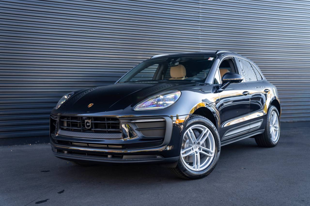 2026 Porsche Macan Base