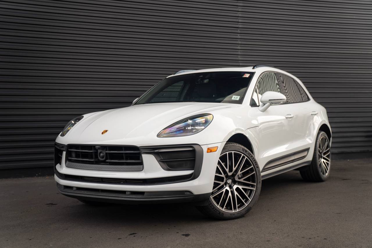 2022 Porsche Macan Base's photo