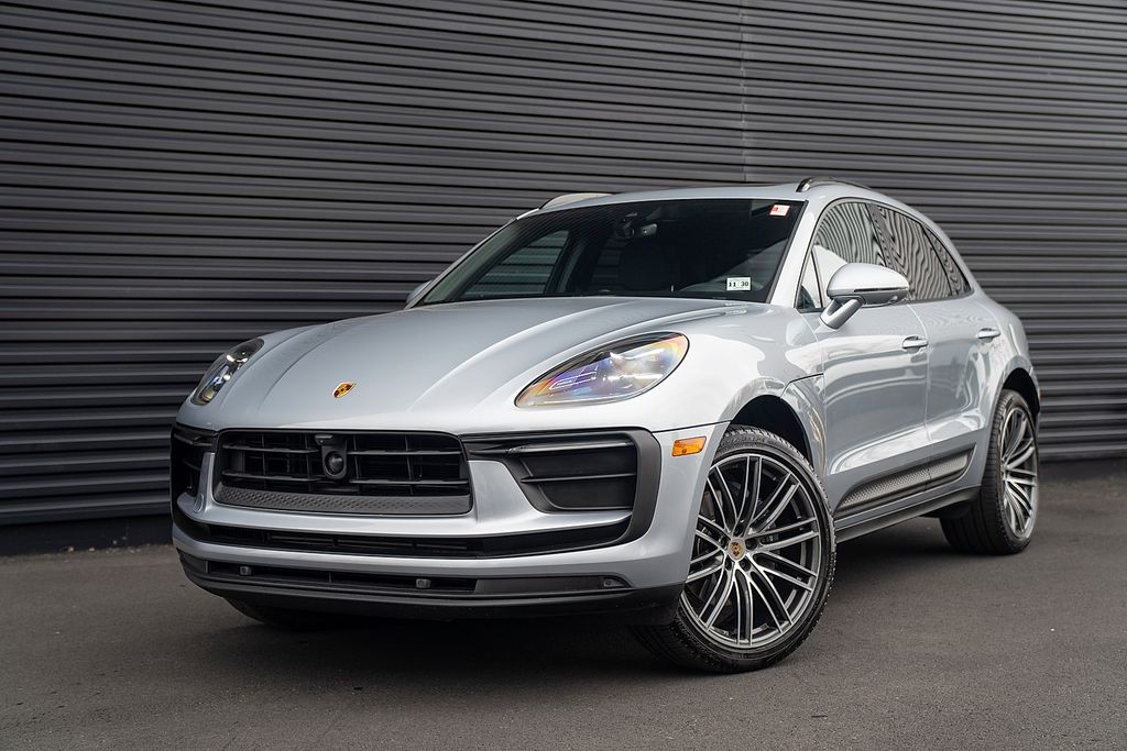 2026 Porsche Macan Base