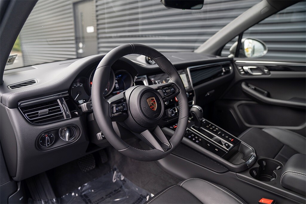 Certified 2025 Porsche Macan  SUV