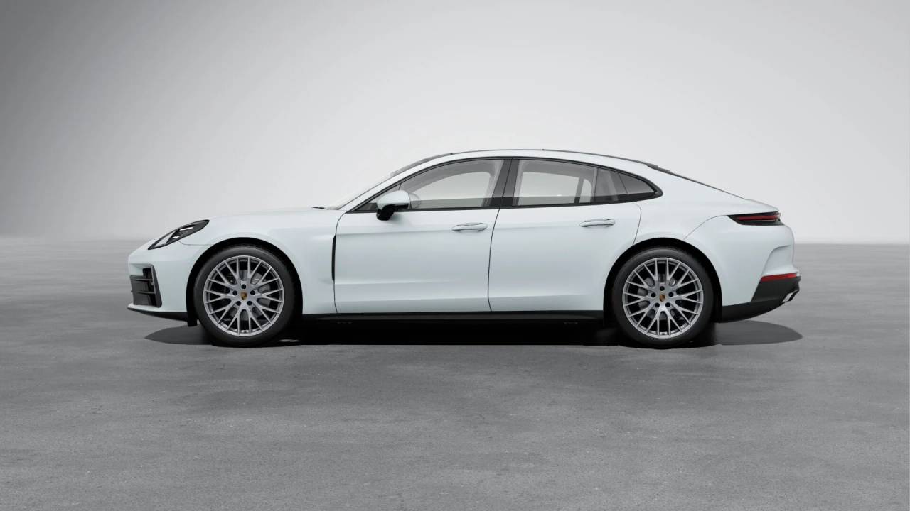 2026 Porsche Panamera 4 photo 2