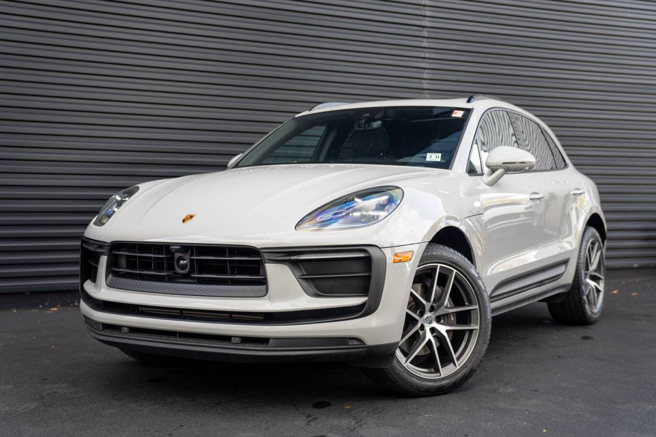2026 Porsche Macan Base