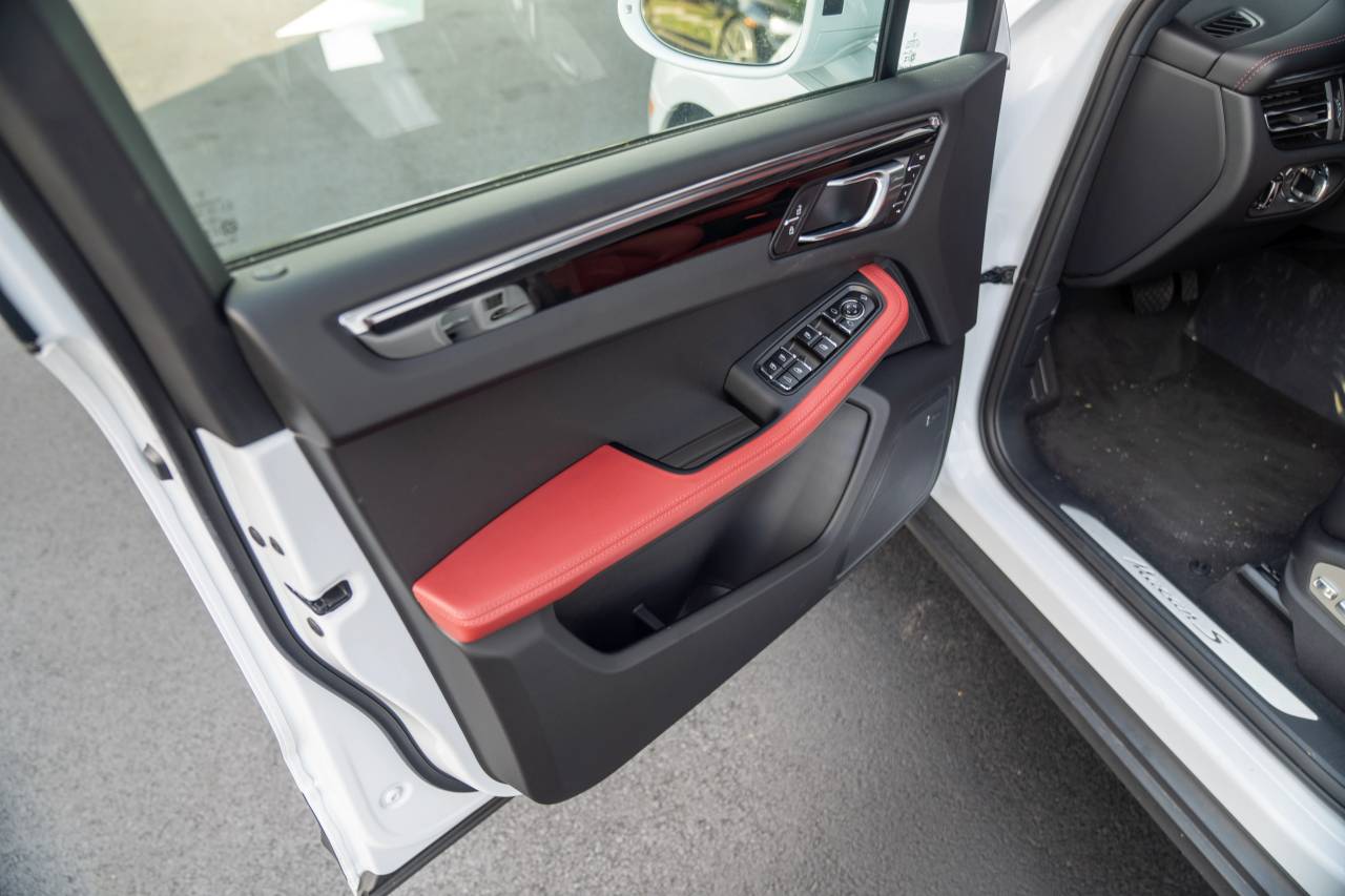 2026 Porsche Macan S - Photo 23