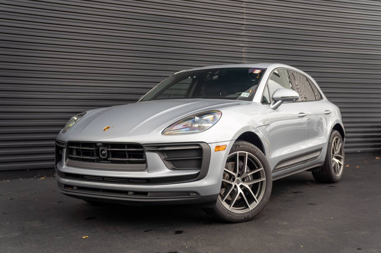 2026 Porsche Macan Base