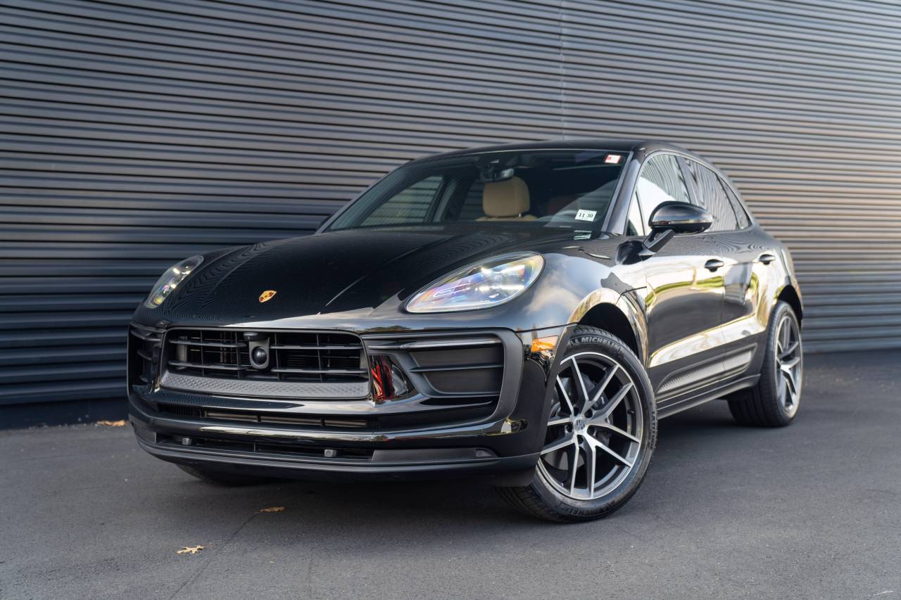 2025 Porsche Macan Base