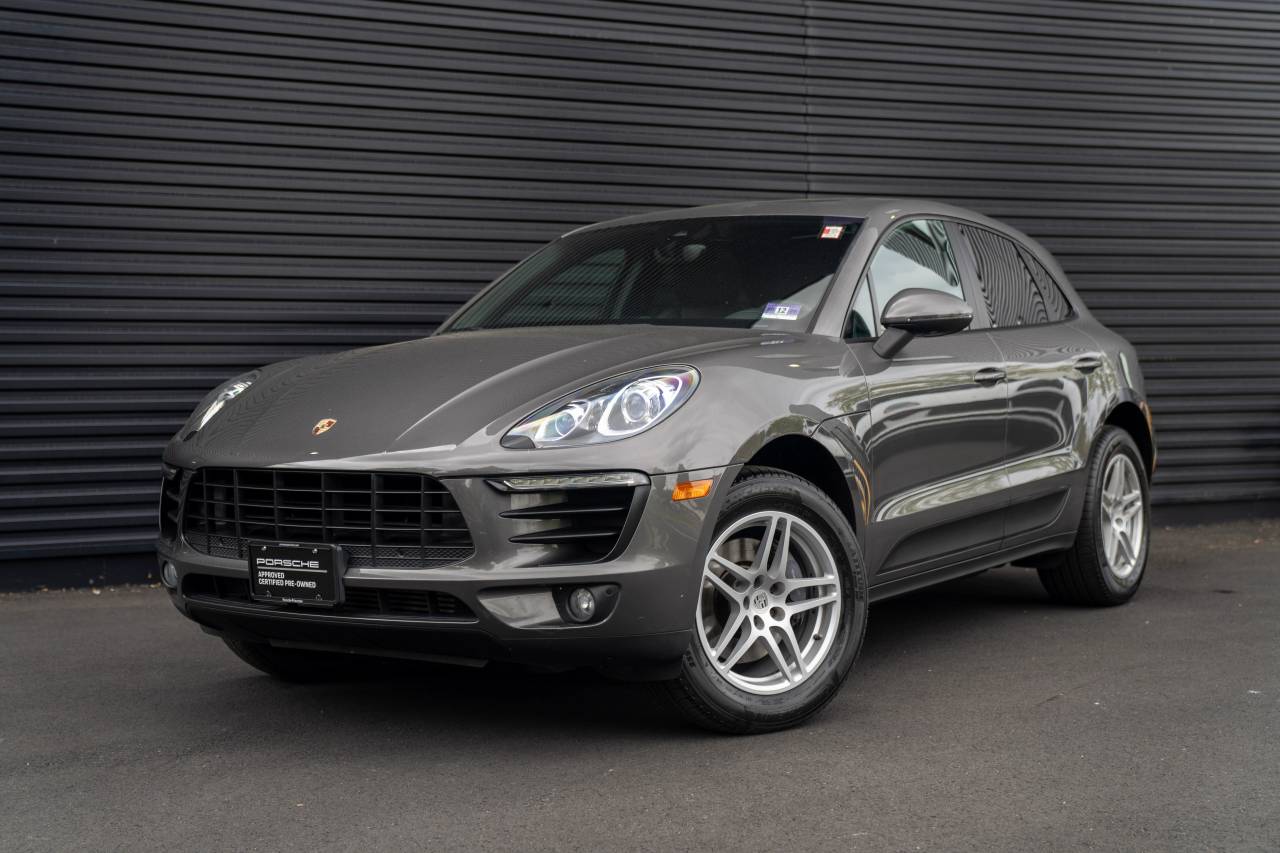 2018 Porsche Macan's photo