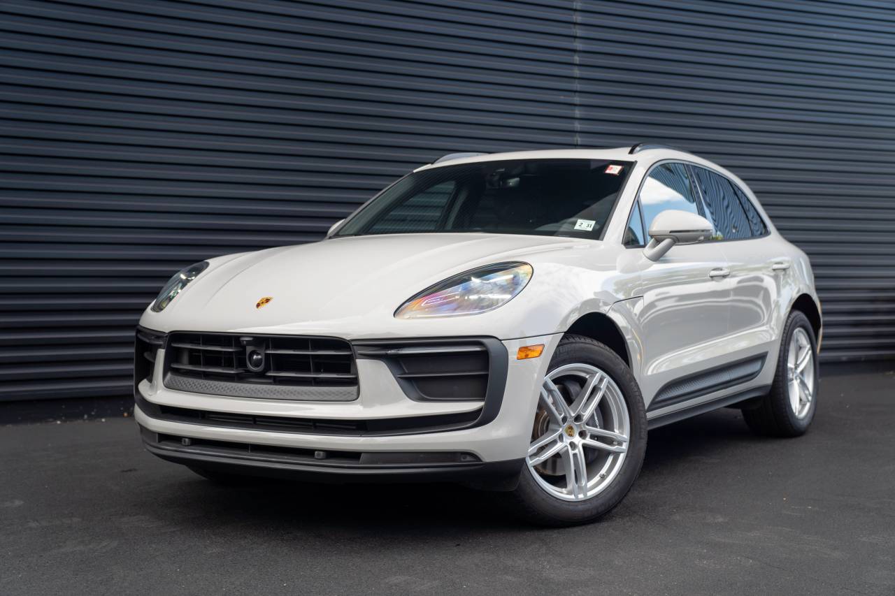 2026 Porsche Macan Base