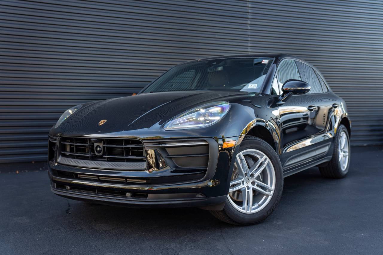 2026 Porsche Macan Base