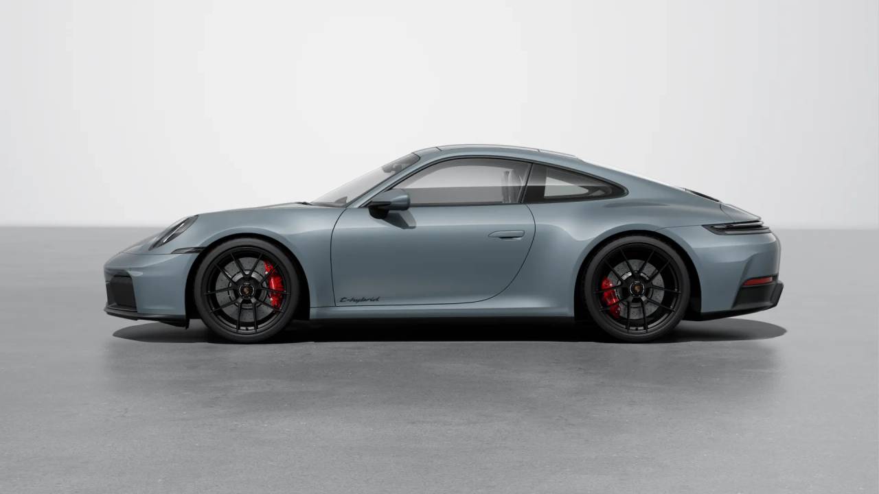 2026 Porsche 911 GTS photo 2