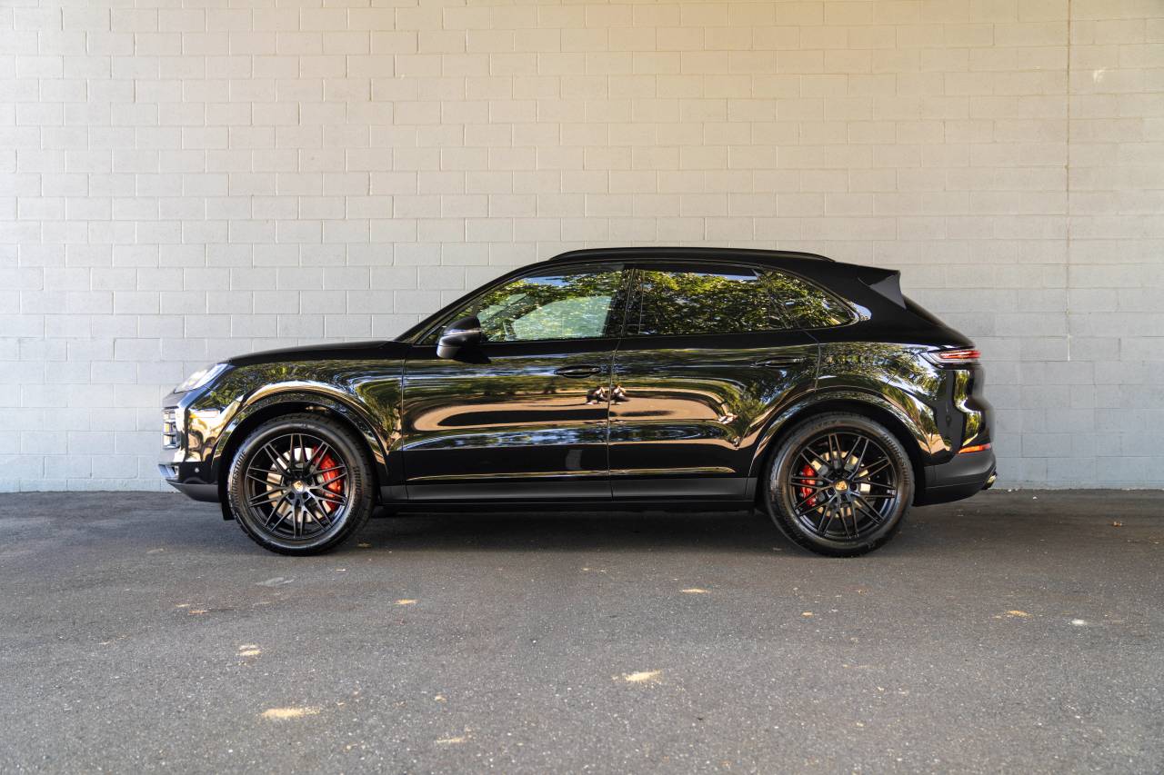 2026 Porsche Cayenne S photo 2