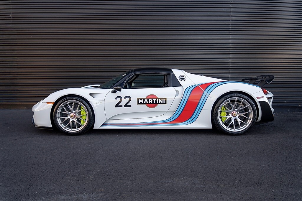 2015 Porsche 918 Spyder photo 2